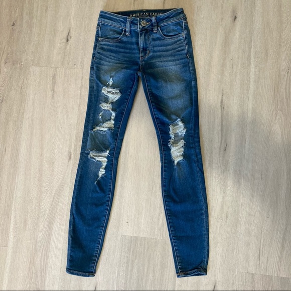 Blue ripped skinny jeans